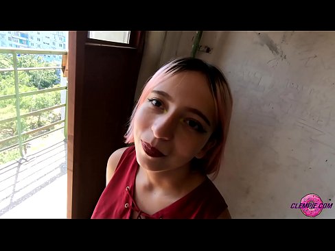 ❤️ סענסואַל תּלמיד סאַקס אַ פרעמדער אין די אָוטבאַקק - מיט זיין פּנים ❤️ סלוץ ביי אונדז ❌️